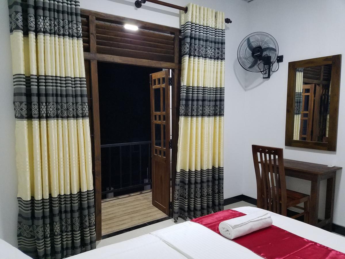 Yashumi Homestay Dambulla Exterior photo