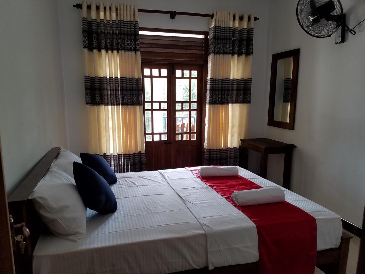 Yashumi Homestay Dambulla Exterior photo