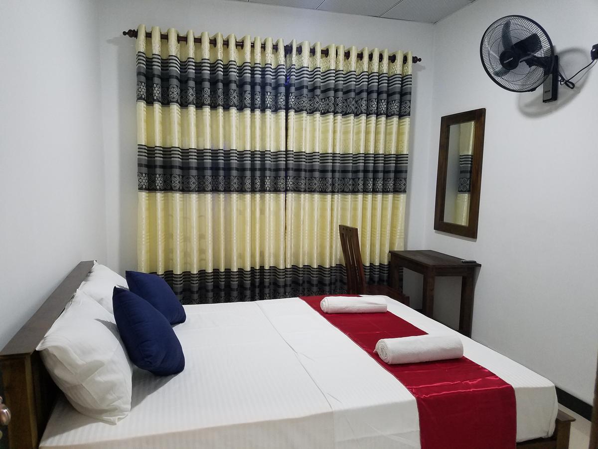 Yashumi Homestay Dambulla Exterior photo