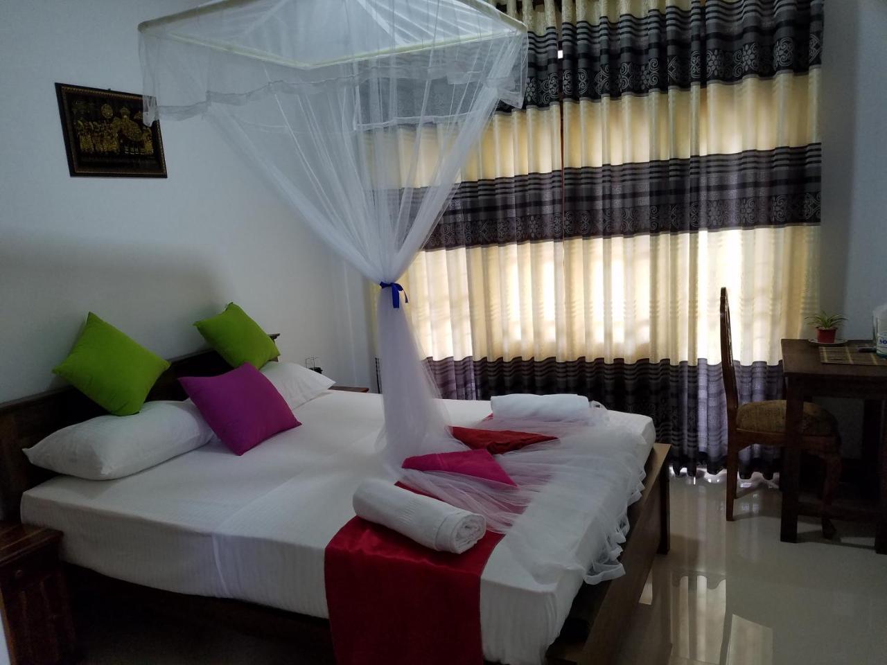 Yashumi Homestay Dambulla Exterior photo