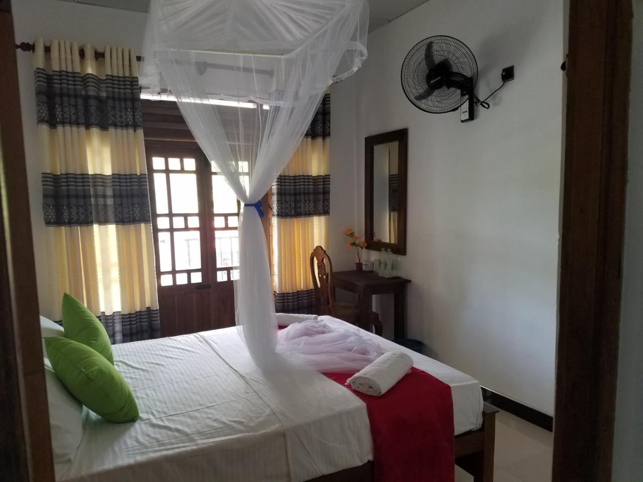 Yashumi Homestay Dambulla Exterior photo